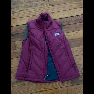 NEVER WORN NORTHFACE VEST